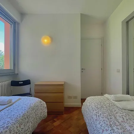 Appartement Gaeta 'lake View' *